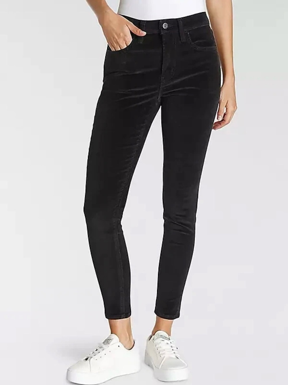 Levis Womens Black 721 High Rise Skinny Jeans Hypersoft NWT Size 8